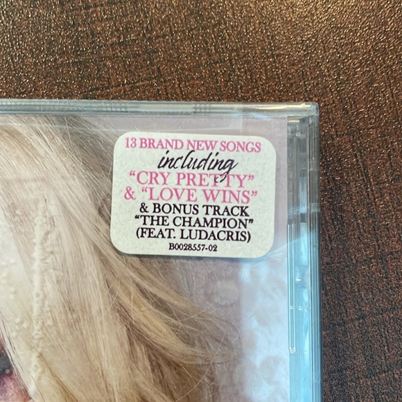 NEW Carrie Underwood Cry Pretty Album CD - Picture 2 of 6